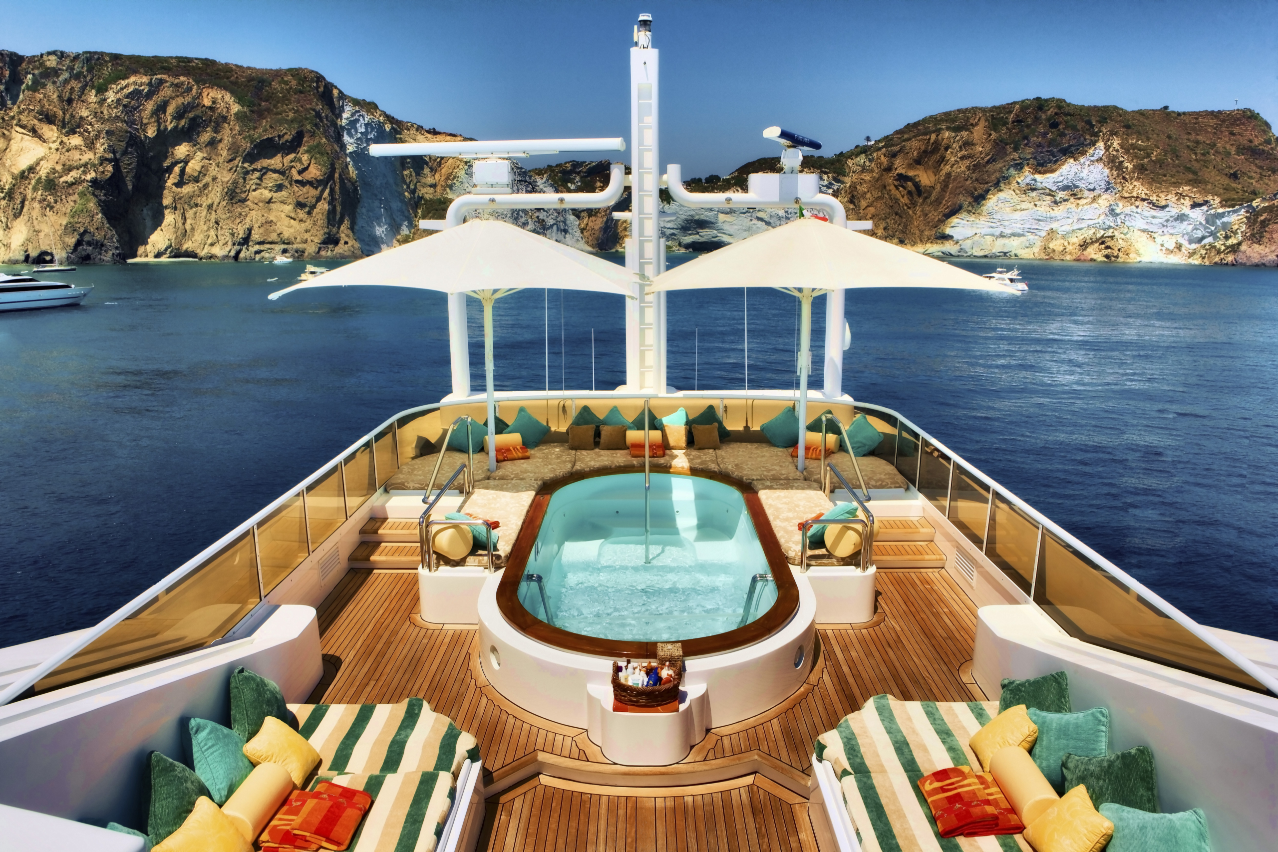 Charter to Sell - Maridome_Jacussi_3_original